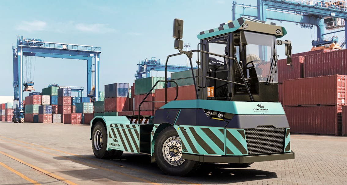 Deux nouveaux tracteurs portuaires Gaussin pour Bollore Ports