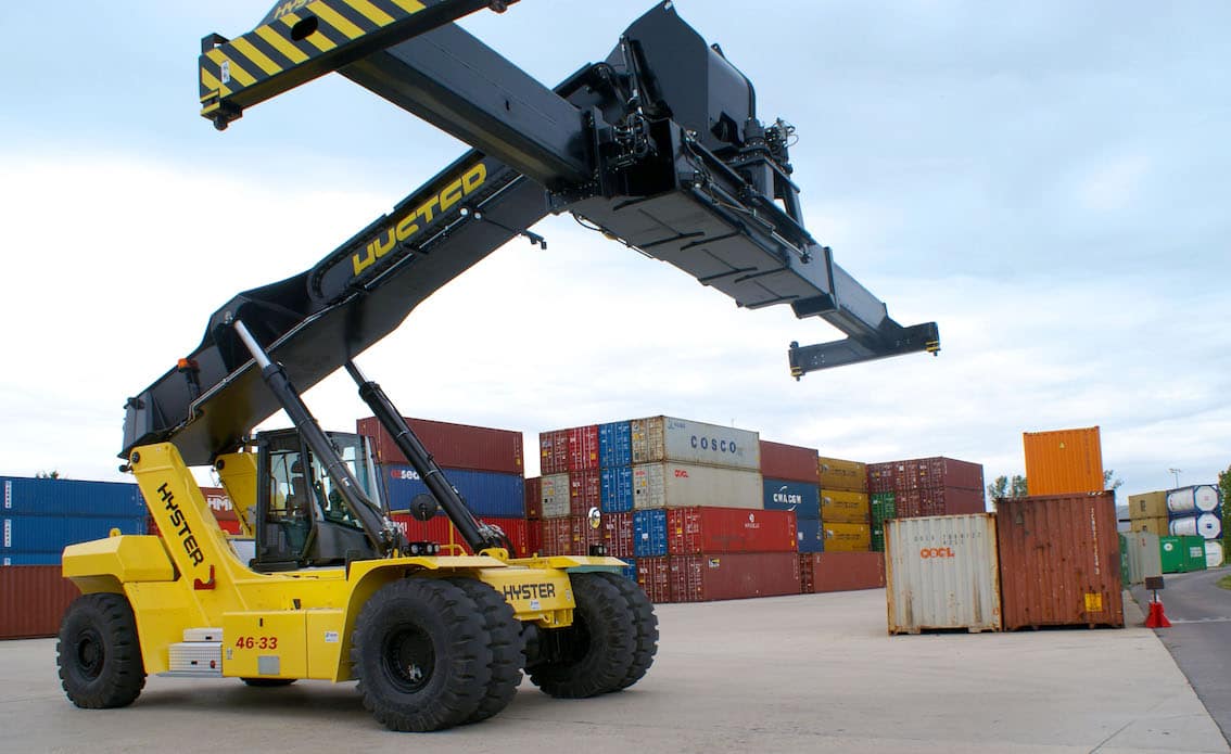 Les Transports Becker livrés de deux premiers reachstakers Hyster