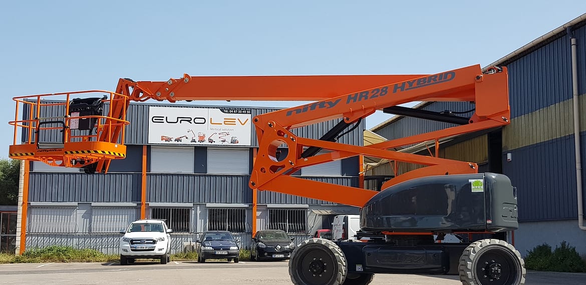 Une nouvelle 28 m hybride pour Eurolev