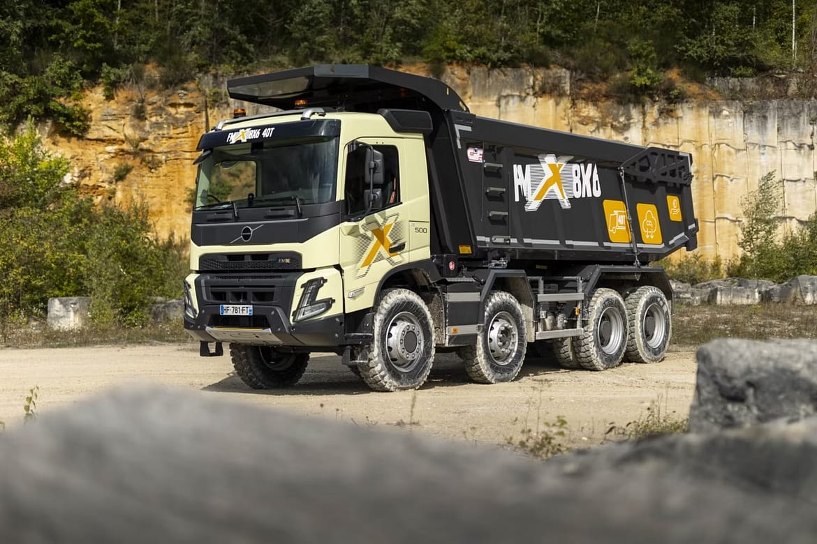 Volvo Trucks lance le FMX 8×6 Rigide 40T, un tombereau taillé pour les carrières