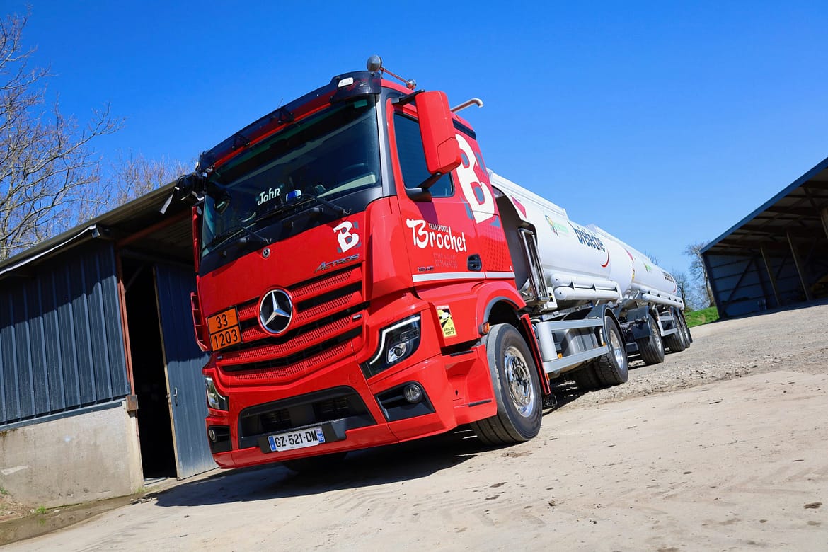 L’Actros citerne des Transports Brochet : un rare porteur-remorqueur