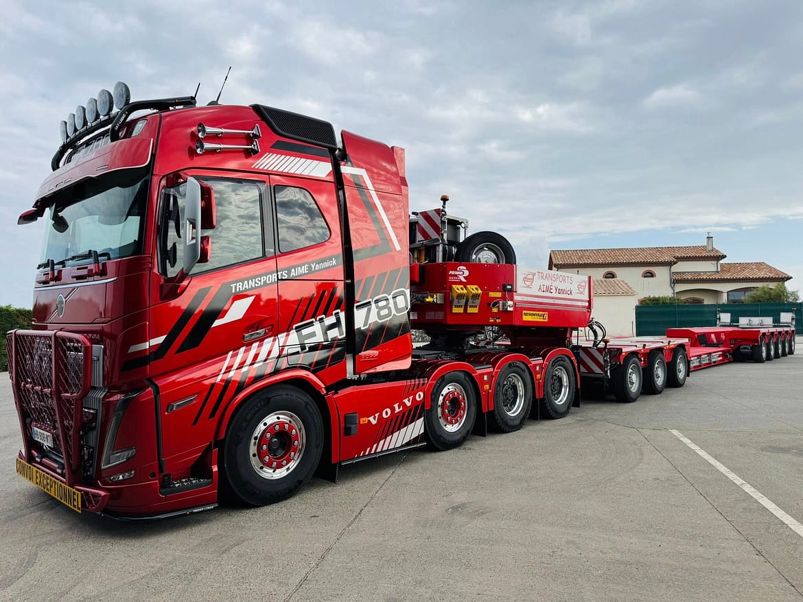Un ensemble qui ne passe pas inaperçu : le nouveau Volvo de 780 ch des Transports Aimé Yannick