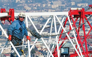 Vers une certification officielle pour les monteurs de grues à tour : participez au sondage !