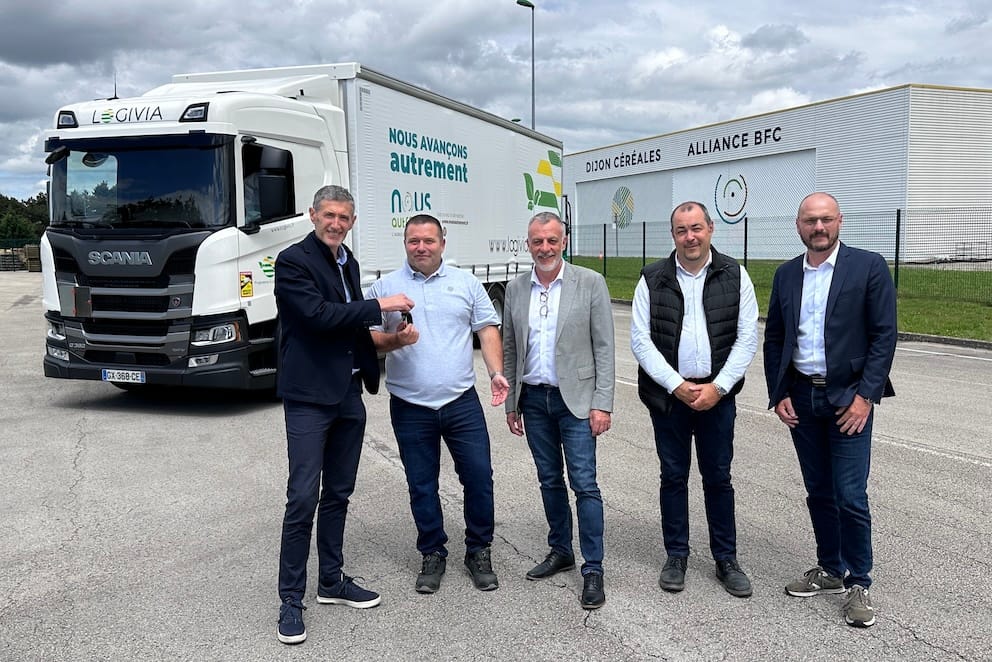 Le 1er camion hybride électrique-Oléo 100 roule en Bourgogne