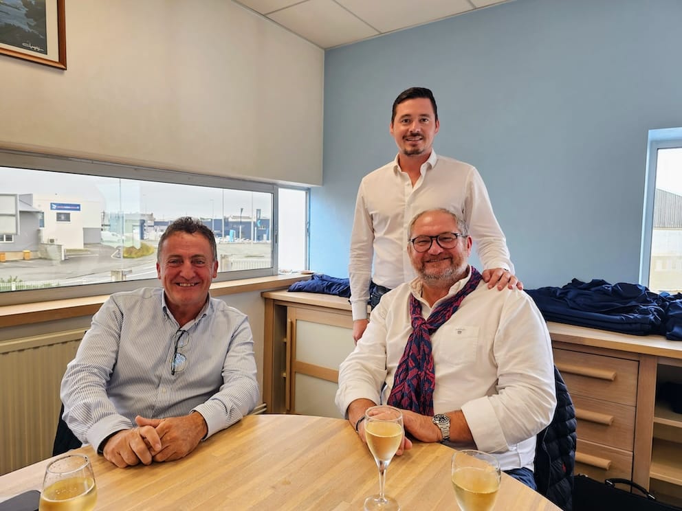 Saint-Yves Services acquiert SLMT